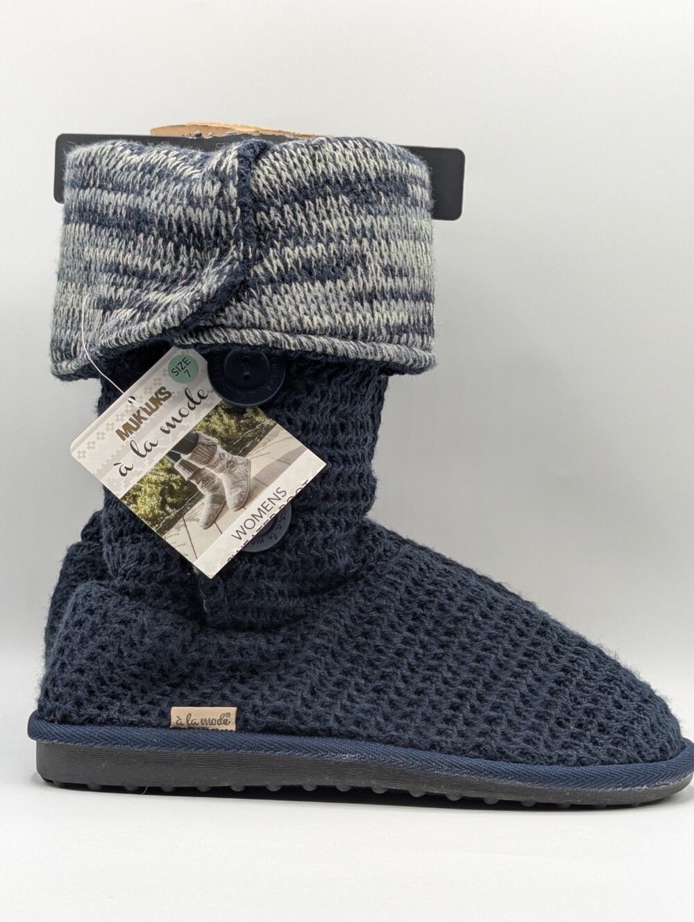 MukLuks A La Mode Knitted High Slipper Sweater Boots Womens Size 7 Navy Buttonup
